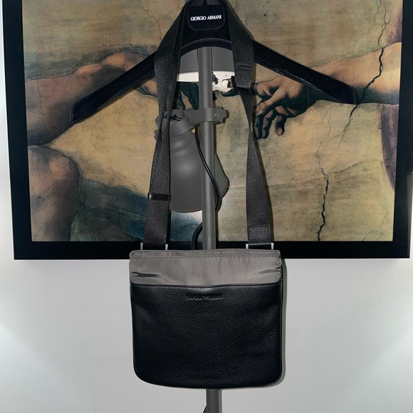 Emporio Armani leather bag - Picture 2 of 6